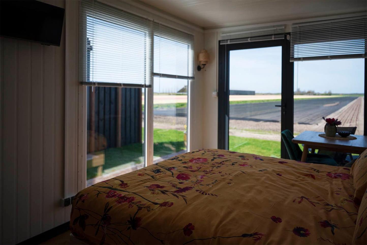 Bed and Breakfast Bloem & Bed 't Zand Exterior foto